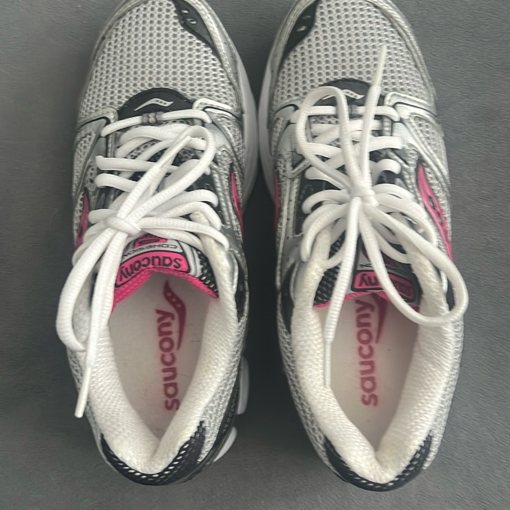 Saucony sz.7 athletic sneakers; gently worn.